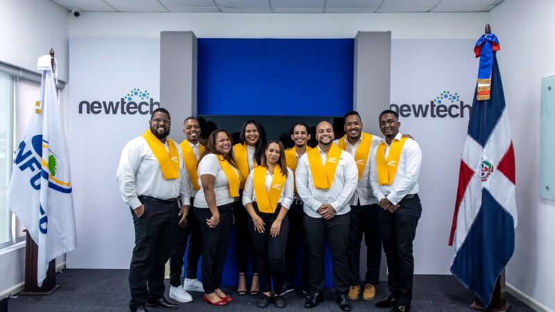 NEWTECH E INFOTEP GRADÚAN JÓVENES EN CARRERA DE CENTROS DE CONTACTO