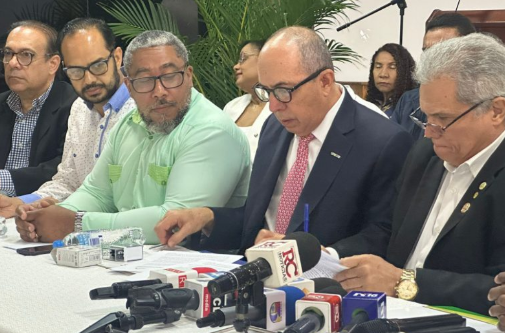 CMD y ARS a favor de que se incluya la salud mental en la cobertura del Seguro Familiar de Salud