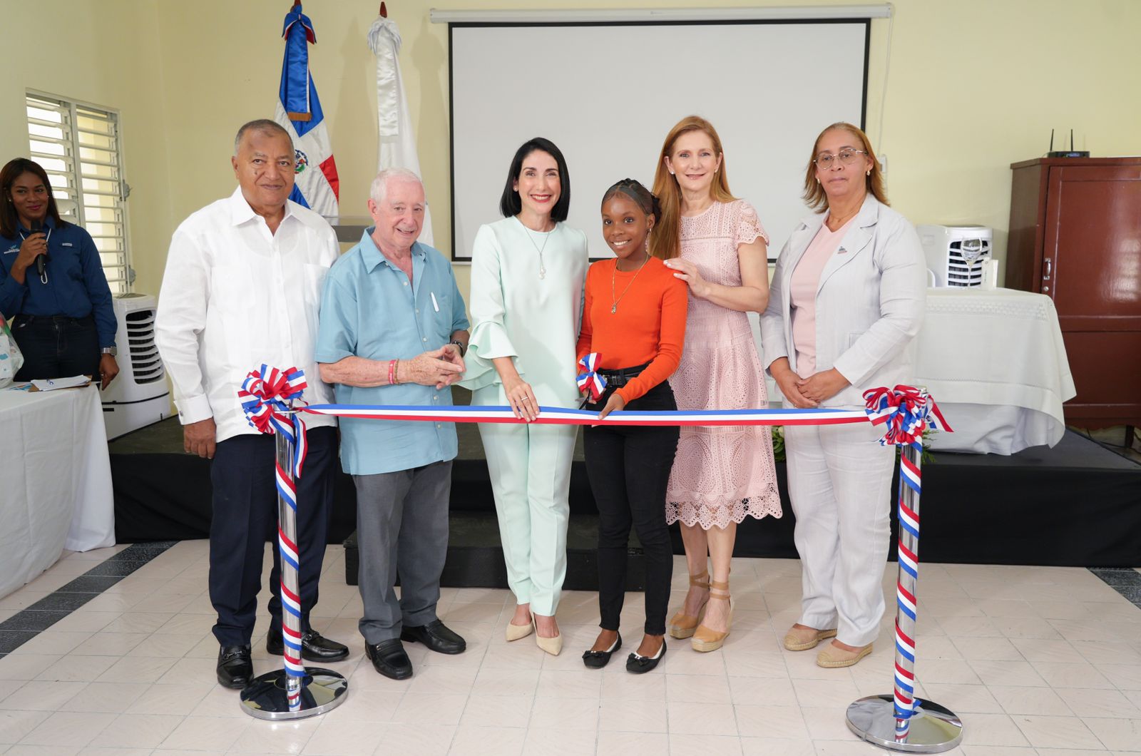 Primera Dama y Fundación Reservas del País inauguran Centro de Capacitación de Madres Jóvenes