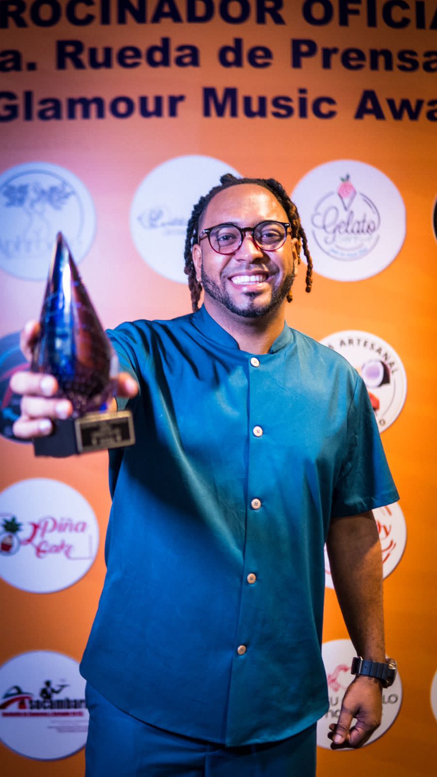 Luigui López gana premio Glamour Músic Award RD en la categoría «Artista Cristiano del Año»