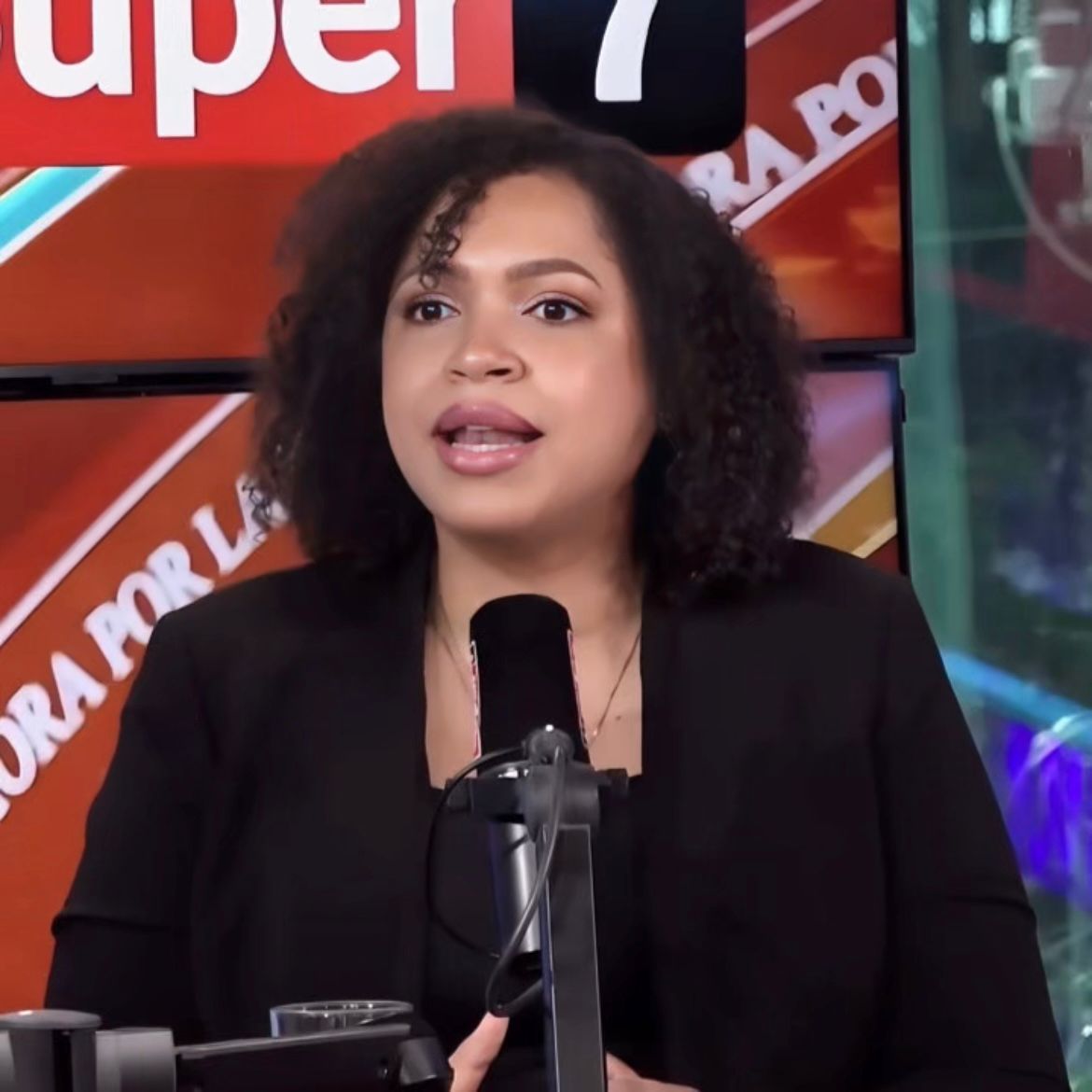 Juliana O’Neal «es necesaria la reforma por todos los préstamos tomados; aqui hay un déficit fiscal»