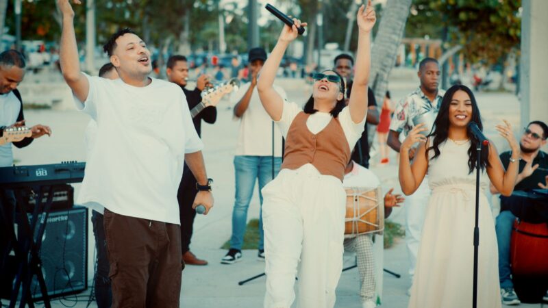 «Párate’», el nuevo tema musical de Propiedad de Dios junto a Karol Michelle