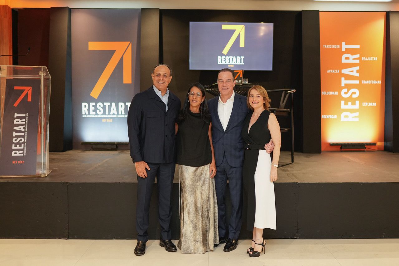 Ney Díaz lanzó RESTART, su segundo libro