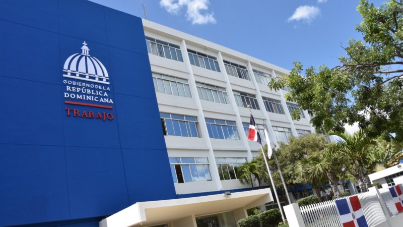 Ministerio de Trabajo reitera feriado “Día de la Constitución” se cambia para el lunes 04