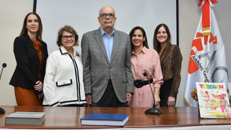 El AGN recibe donativo en honor a Miguel Cocco