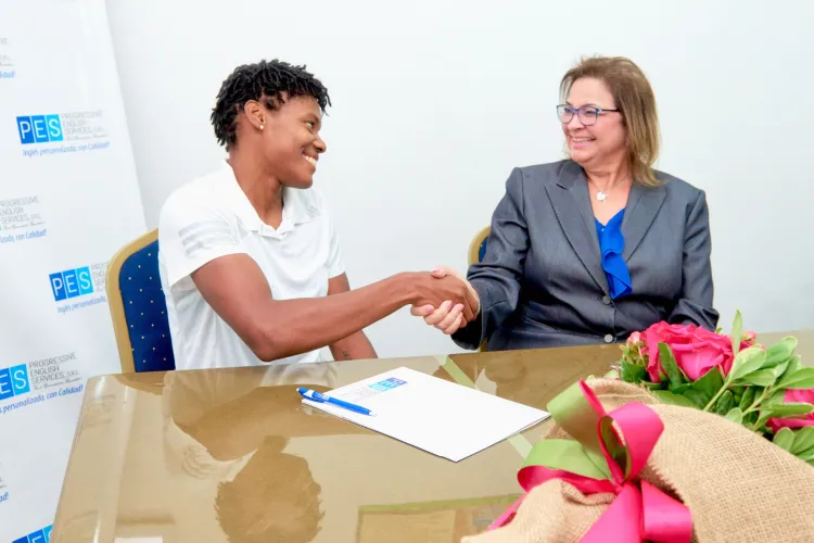 Marileidy Paulino inicia estudios aprendizaje del idioma inglés