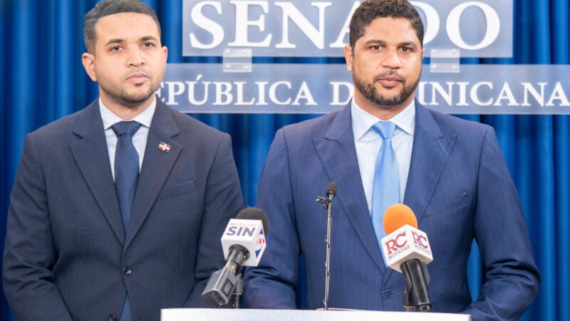 El Ministerio de la Juventud y el senador Gustavo Lara presentan proyecto de ley para el desarrollo laboral juvenil.