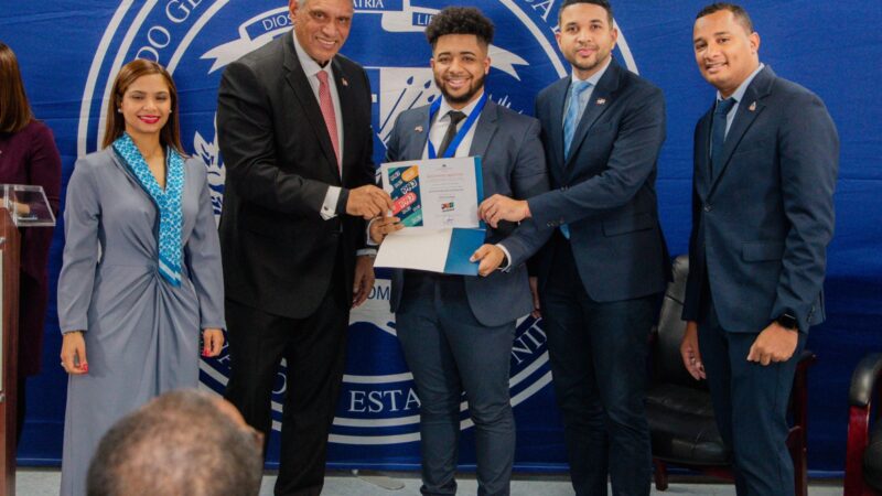 Ministerio de la Juventud reconoce a jóvenes dominicanos en el exterior en ceremonia internacional del Premio Nacional de la Juventud