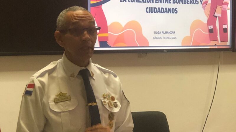 El Cuerpo de Bomberos de Santo Domingo Oeste fortalece lazos con charla sobre Relaciones Humanas