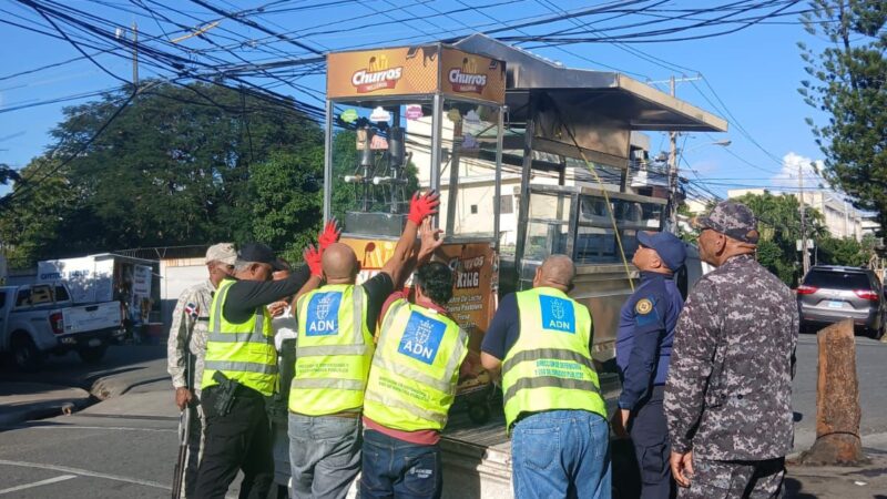 Alcaldía del Distrito Nacional recupera espacios públicos en la Zona Universitaria
