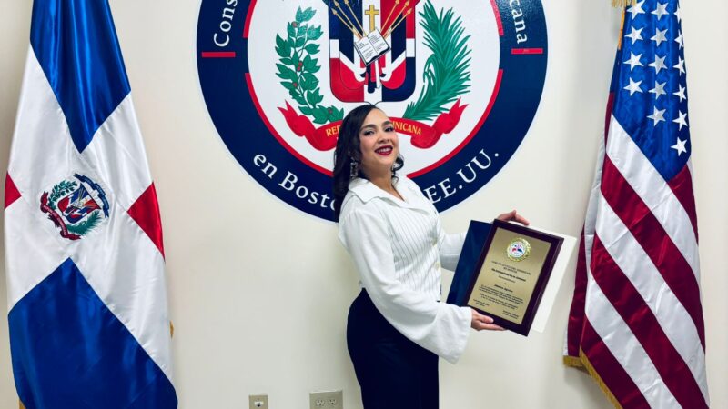Joven dominicana se destaca en EE. UU.