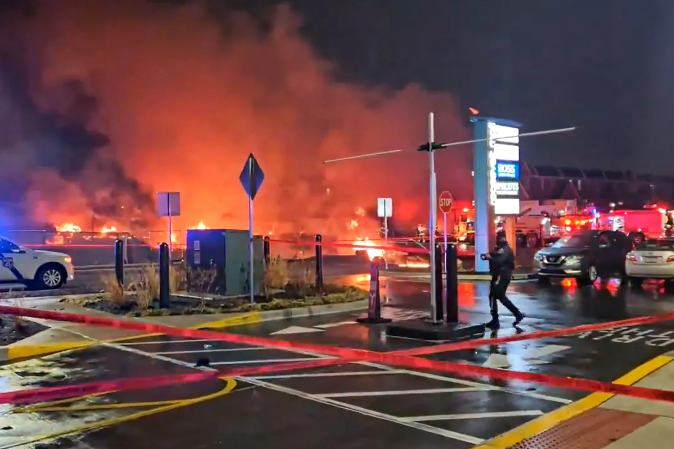 Aeronave se estrella en un barrio de Filadelfia, Estados Unidos