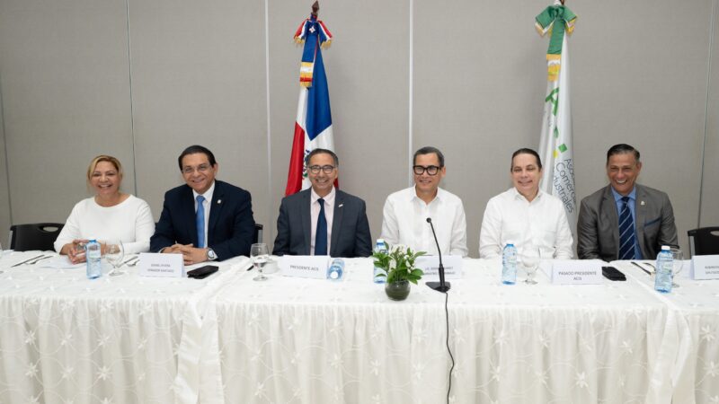 Ministerio de Trabajo y ACIS abordan programas de empleo, reforma laboral y la propuesta de aumento salarial
