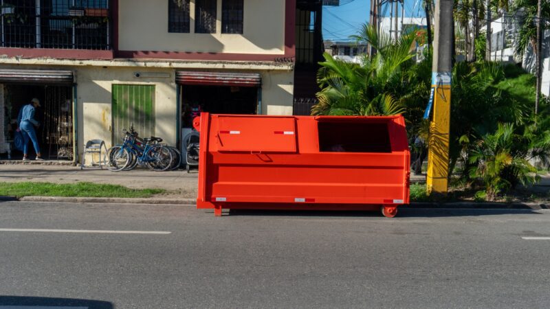 Alcaldía de Santo Domingo Este moderniza recolección de basura con 200 nuevos contenedores