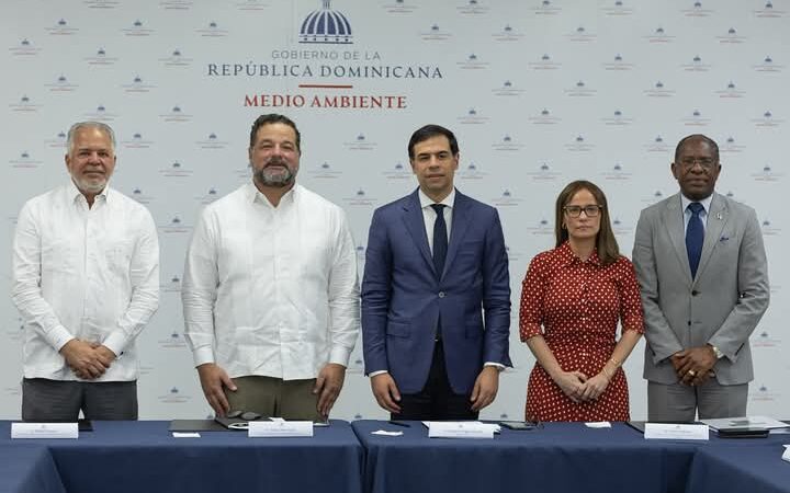 Administrador EGEHID participa de primera reunión para coordinar intervención en Cuevas de El Pomier