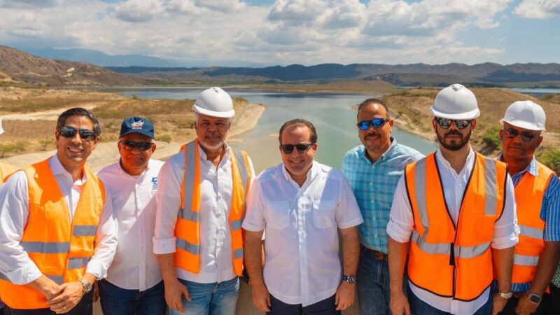 Salazar y Paliza realizan provechoso recorrido en Monte Grande