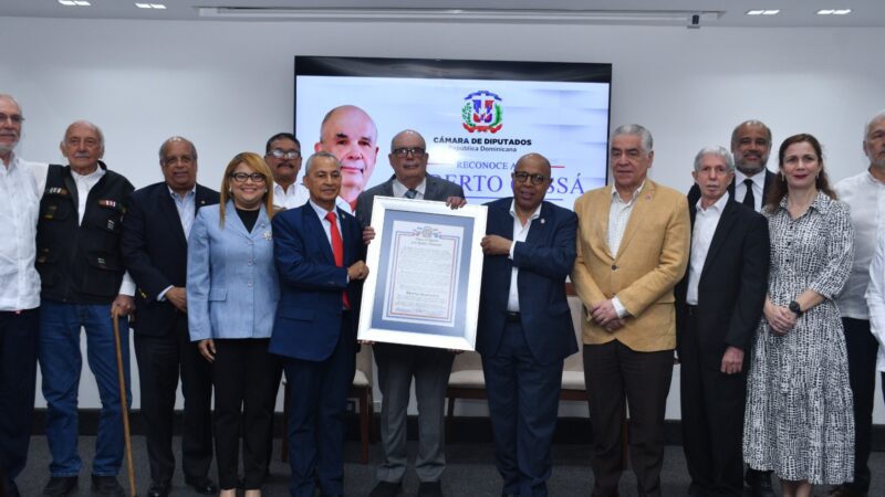 Cámara de Diputados reconoce trayectoria del historiador Roberto Cassá