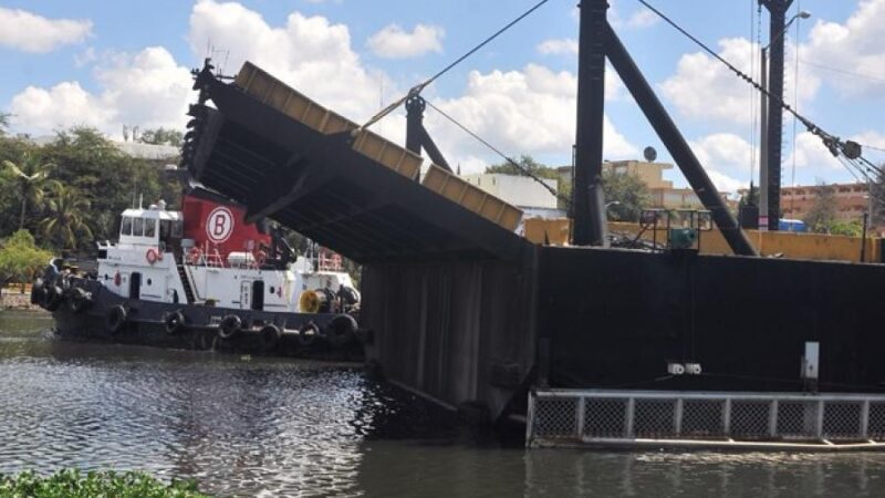 Obras Públicas cerrará este sábado el Puente Flotante por dos horas