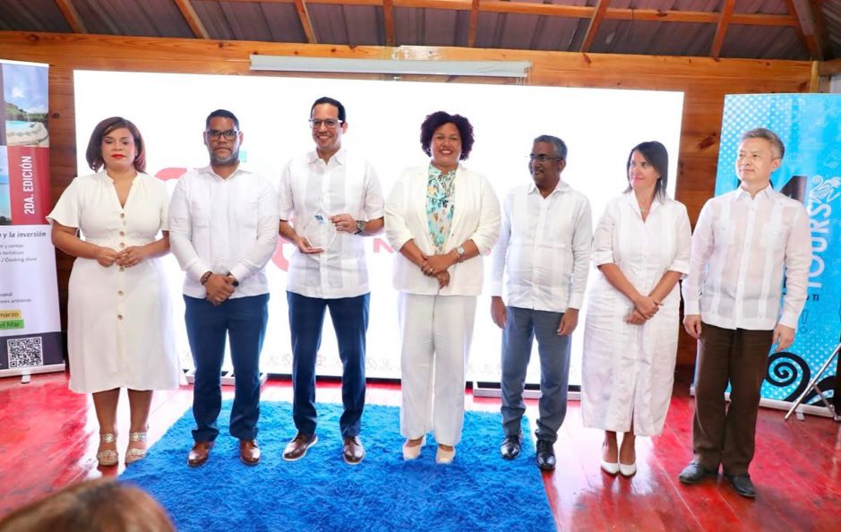 Culmina con éxito la feria “Turismo y Atracciones 2025” en Pedernales 