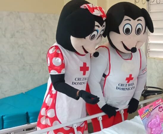 Voluntarios de la Cruz Roja Santo Domingo Oeste llevan alegría a niños con cáncer en el Hospital Robert Reid Cabral