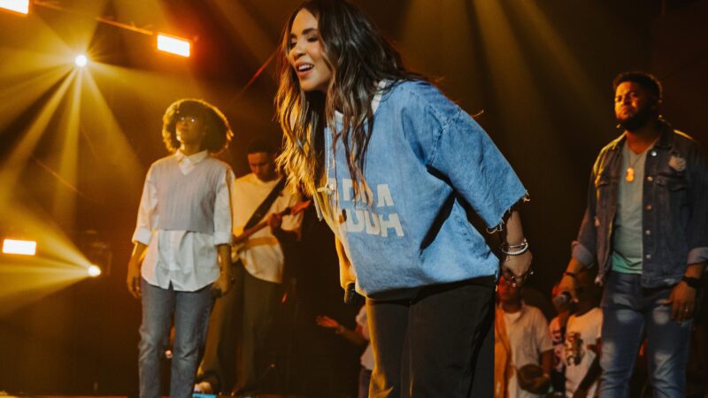 Alison presenta su nuevo sencillo «Lo llenas todo» en colaboración con Grupo Hope