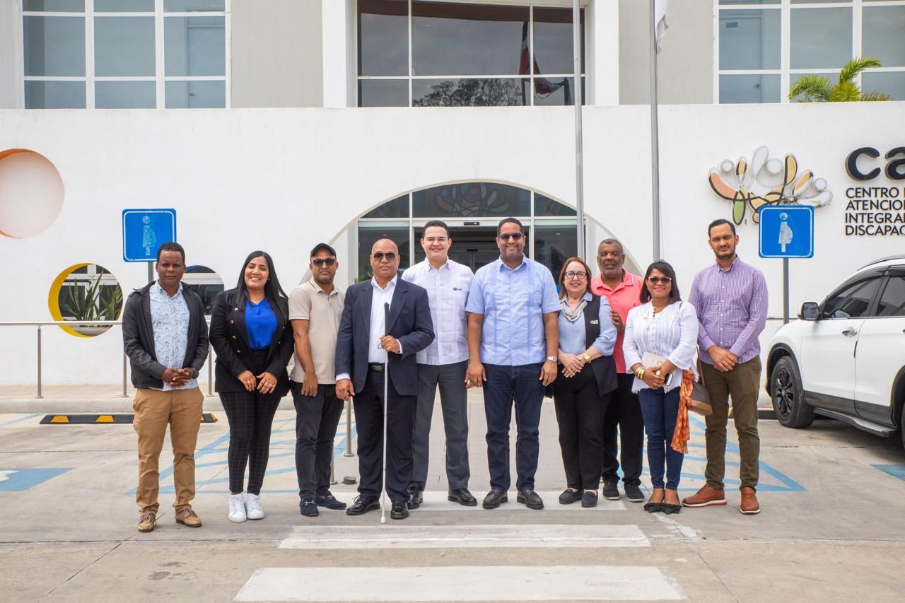 Presidente de CONADIS visita CAID San Juan y destaca avances en la Región Sur 