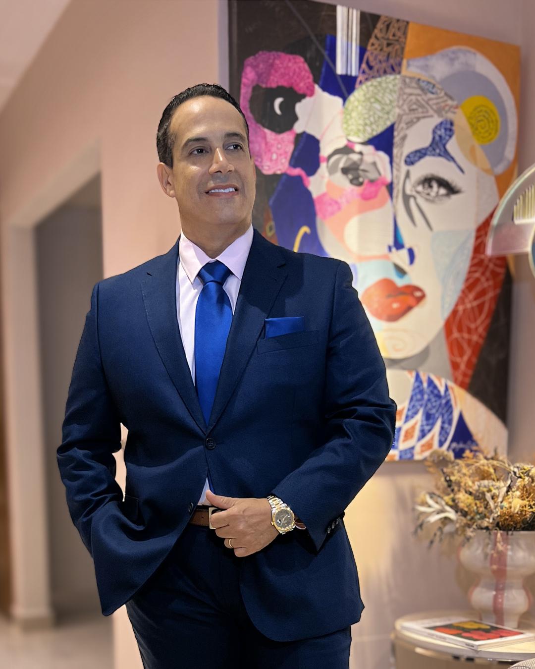 Doctor Samir Babour especialista en odontología inaugura innovadoraclínica estética