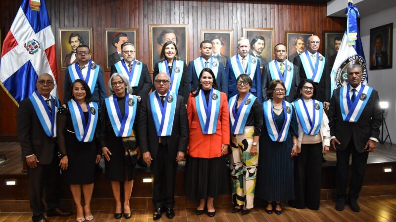Instituto Duartiano eleva a la distinción de miembros de honor a personalidades en solemne ceremonia
