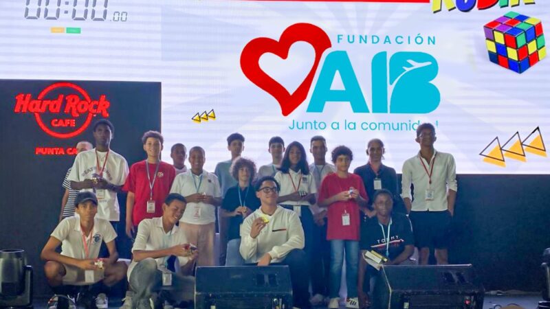 Éxito y emoción en el primer Concurso Regional de Rubik en Punta Cana