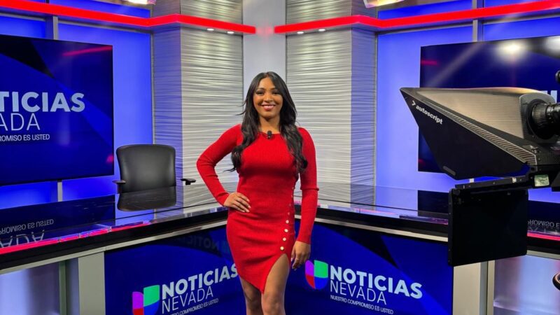 Adriana Rodríguez la periodista dominicana y boricua que se destaca en Univisión Las Vegas