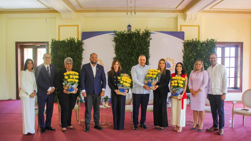 Consejo Empresarial de San Cristóbal reúne a destacados empresarios en debate sobre retos del liderazgo