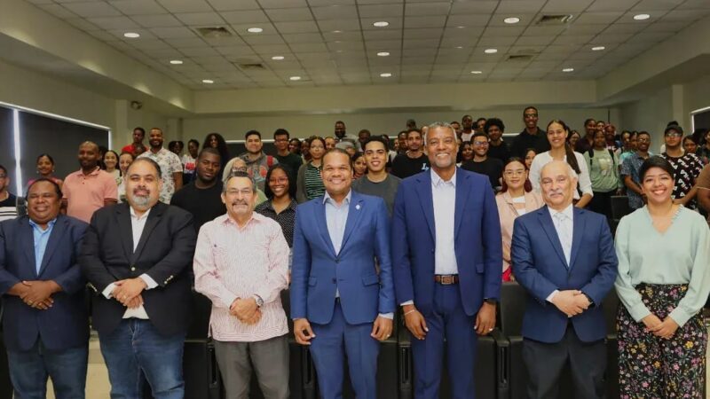 Escuela de Ingeniería Industrial de la UASD realiza con éxito conferencia sobre el Teletrabajo