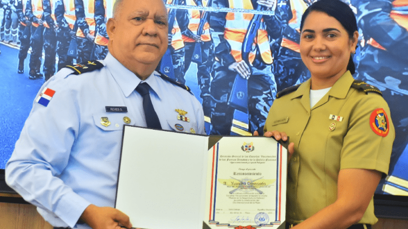 Escuelas Vocacionales celebran Día Internacional de la Mujer al personal femenino