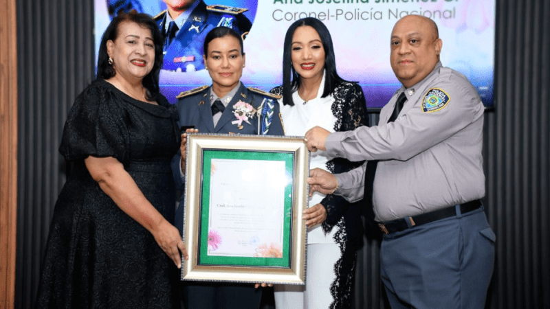 Reconocen trayectoria de la coronel Ana J. Jiménez Cruceta