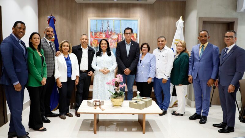 IDECOOP realiza reunión de trabajo con miembros de la Comisión de Asuntos Cooperativos del Congreso