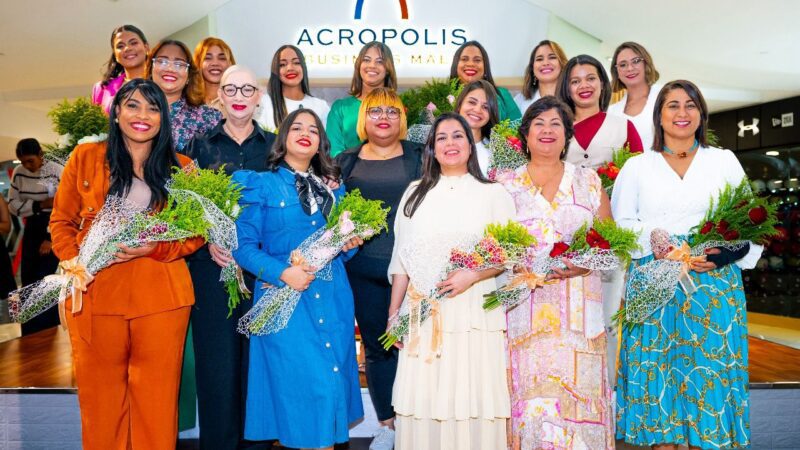 Con éxito se celebra la conferencia Mujeres 360 en Acrópolis