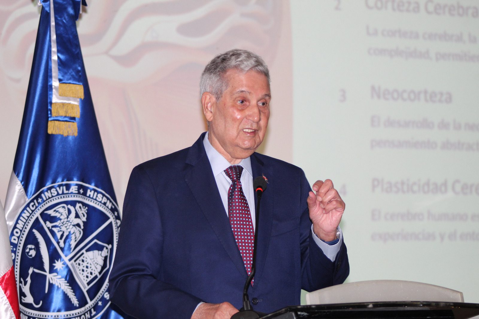 “Un Viaje al Cerebro” la magistral conferencia presentada por la Dr. José Joaquín Puello Herrera