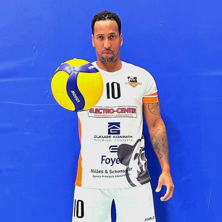 Francisco Abreu: Orgullo Dominicano en las Canchas Europeas y Nominado a los Premios Gladiadores