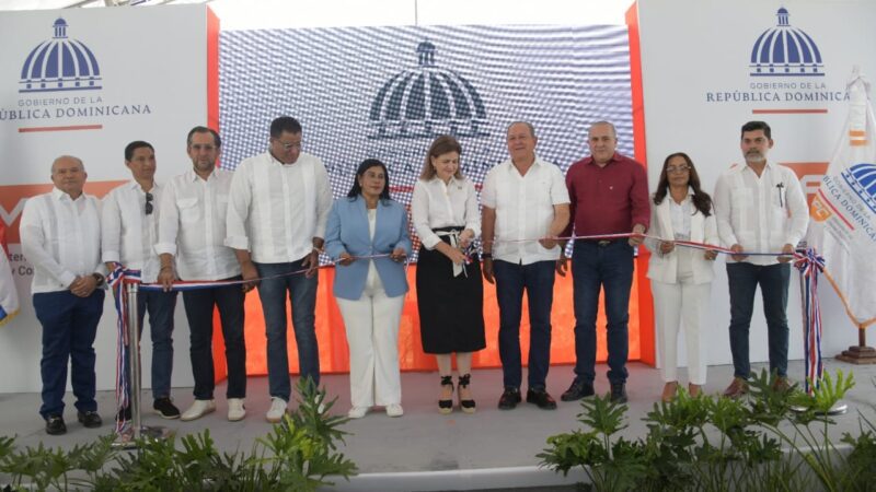 Vicepresidenta Raquel Peña inaugura nuevas vías de acceso en Río San Juan y provincia Duarte