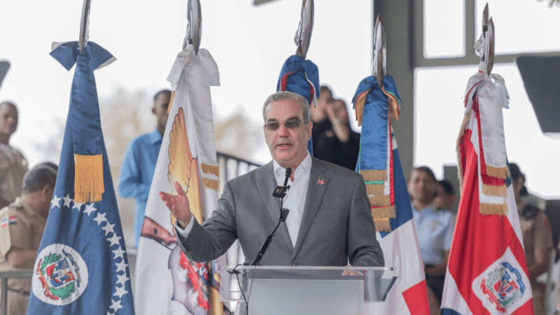 Presidente Abinader felicita a los periodistas y reafirma su compromiso con la libertad de prensa