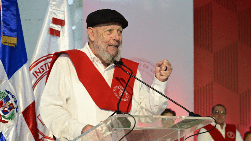 Freddy Ginebra exhorta a graduandos del INTEC a decidir su vida con valentía, alegría y compromiso