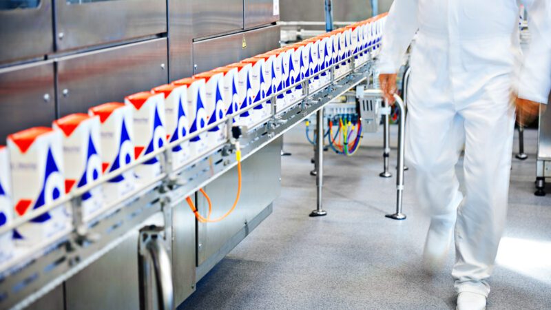 Tecnología OneStep de Tetra Pak optimiza la industria láctea reduciendo el consumo de agua hasta un 30%