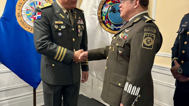 Ministro de Defensa fortalece lazos estratégicos en Washington y recibe importante reconocimiento internacional