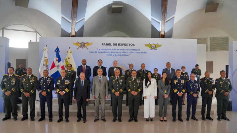 En el Ministerio de Defensa expertos analizan el rol estratégico de la industria militar