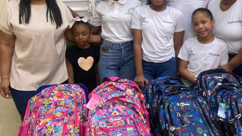 Empresa Asercort Plus impulsa la educación en la comunidad la Victoria, con donativo de útiles escolares a la Fundación FUTRES
