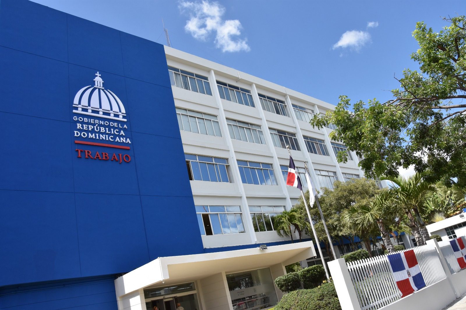 Ministerio de Trabajo reitera Día de la Restauración de la República no es laborable
