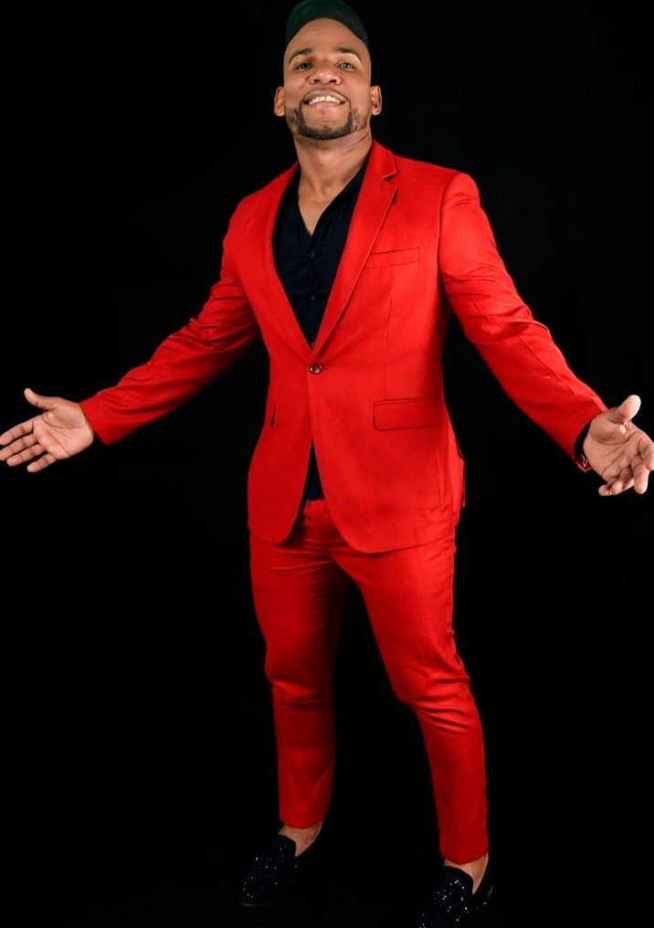 Héctor Santos le imprime el sabor de Santiago a un clásico: lanza “Más malo que tú”, una versión en bachata tropical del éxito de Ednita Nazario