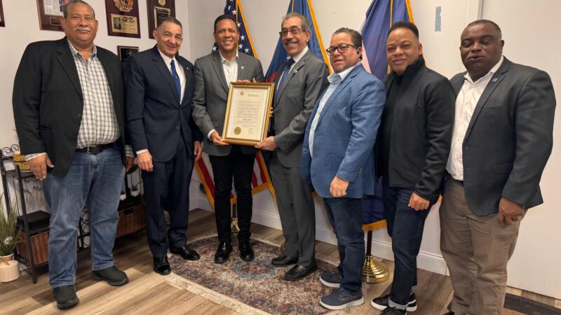 Asambleísta de Nueva York recibe al Dr. Asjana David junto a delegación de la UASD