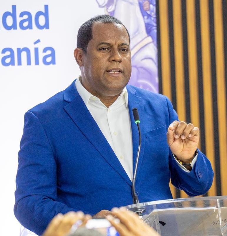 Ley número 210-19 sobre el uso legal y correcto de los símbolos patrios.