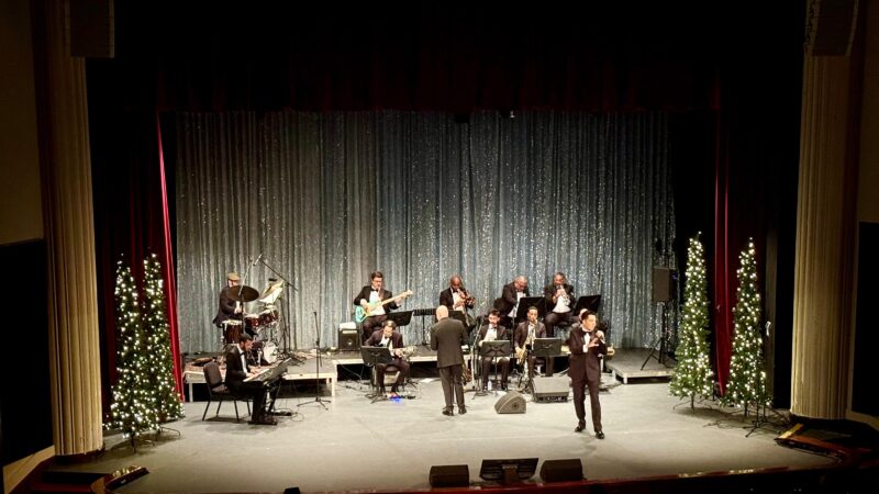Fidel Osorio deslumbra en Santo Domingo con una noche inolvidable de “Big Band Christmas”